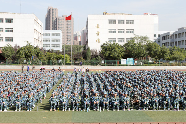 bevictor伟德举行2011级新生地震消防知识及应急避险逃生安全教育讲座