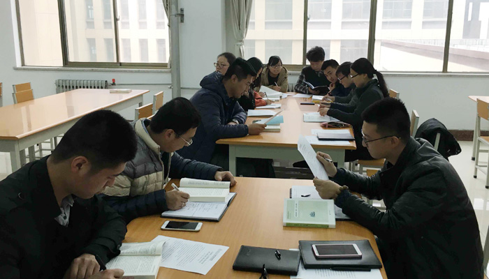 bevictor伟德学工党支部召开学习贯彻落实党的十八届五中全会精神专题学习会