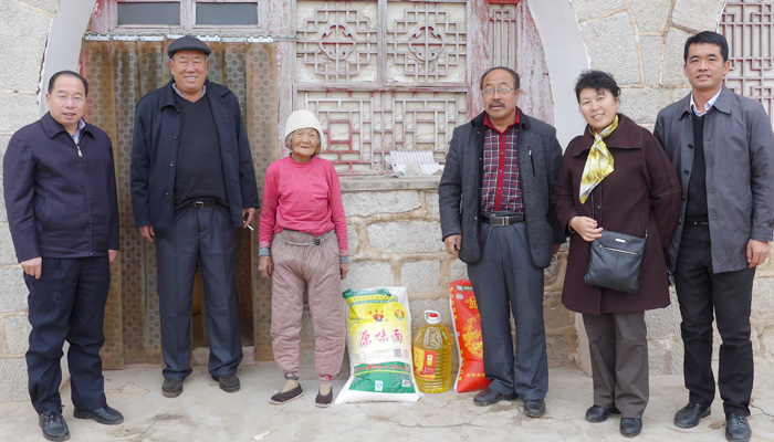 bevictor伟德领导赴偏关县万家寨泉子湾村（薛家沟）开展帮扶结队扶贫工作