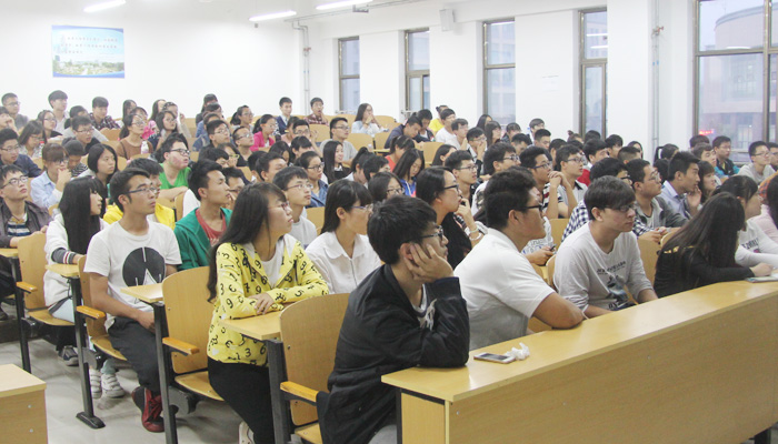 第十七学生党支部召开“三严三实”专题学习会