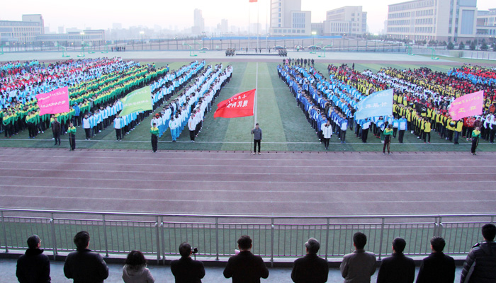 bevictor伟德在孝义校区举行新学期升国旗仪式