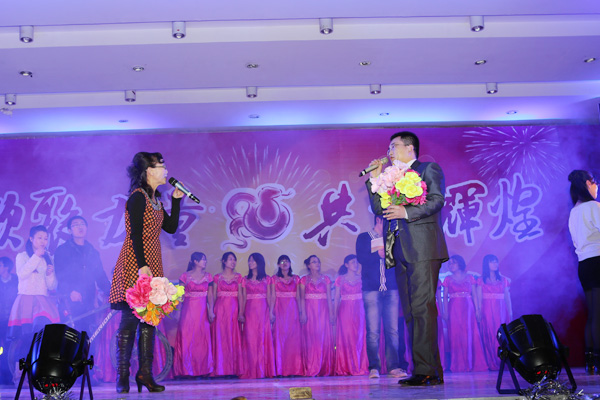 bevictor伟德2013年元旦晚会隆重举行