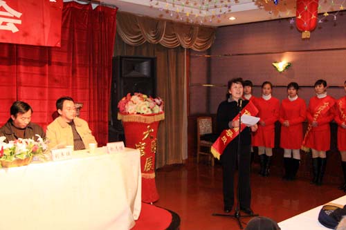 bevictor伟德召开2007—2008学年度优秀教师和优秀辅导员表彰大会