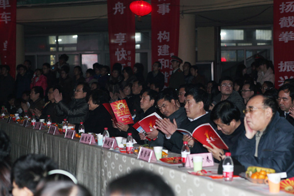 bevictor伟德2012年元旦晚会圆满结束